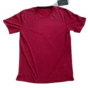 NWT - Men’s NIKE DRY Standard Fit Short Sleeve Shirt Size Medium
